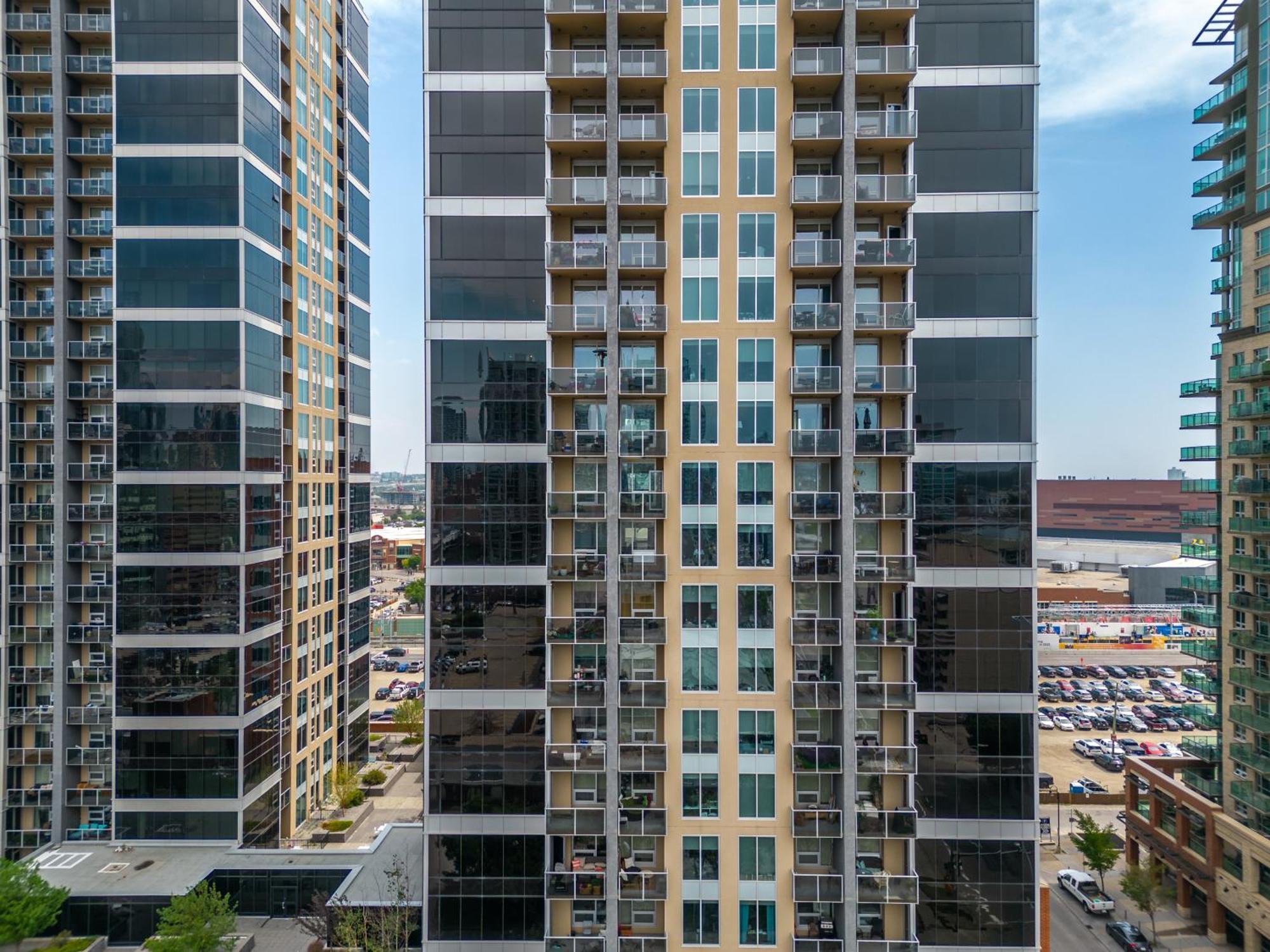 City Centre Retreat - 1Br Condo With Desk YYC Kültér fotó