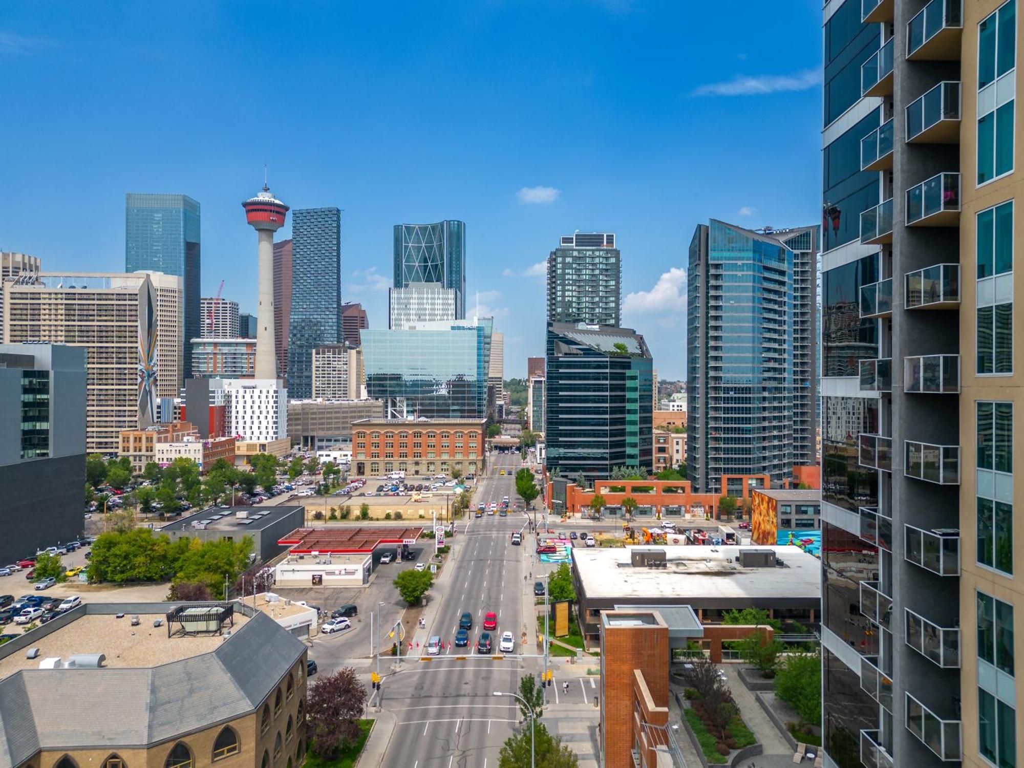 City Centre Retreat - 1Br Condo With Desk YYC Kültér fotó